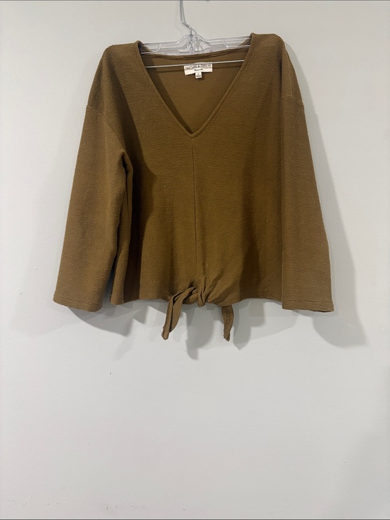 Madewell Tops - MADWELL TEXTURE & THREAD OLIVE BROWN V - NECK TIE FRONT 100% COTTON SiZE M
